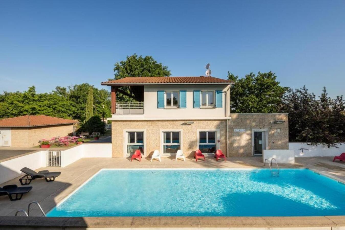 Apartahotel Garden & Lyon - Lissieu
